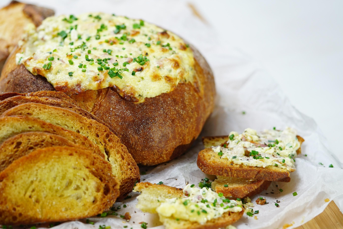 Best Homemade Cheese and Bacon Cob Loaf Recipe