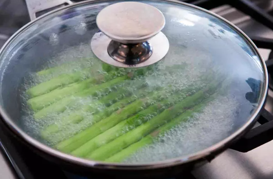 how to cook asparagus in a skillet